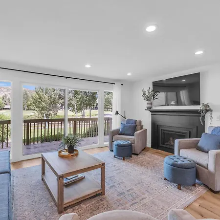 Modern 3Br In Serene Area Near Ski Slopes And Town